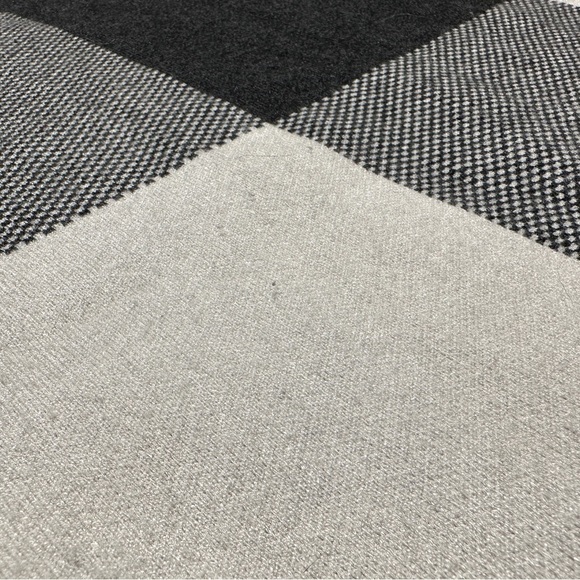 Tahari Soft Wide Check Plaid Knit Sweater Gray White Cottage Ranch Holiday Sz L - Picture 7 of 9